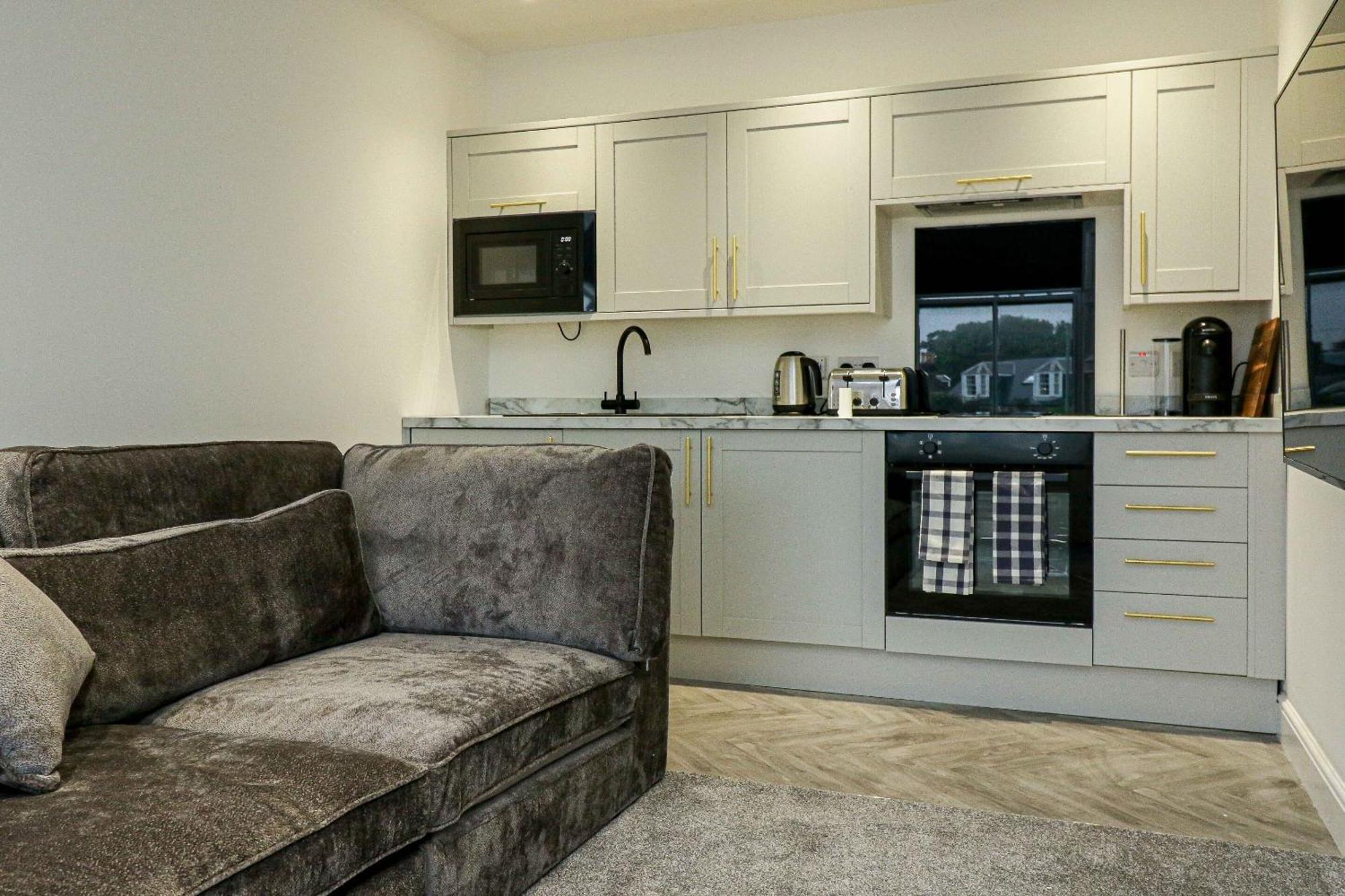 Beachwalk Apartments By Nova Suites Ayr Exteriör bild